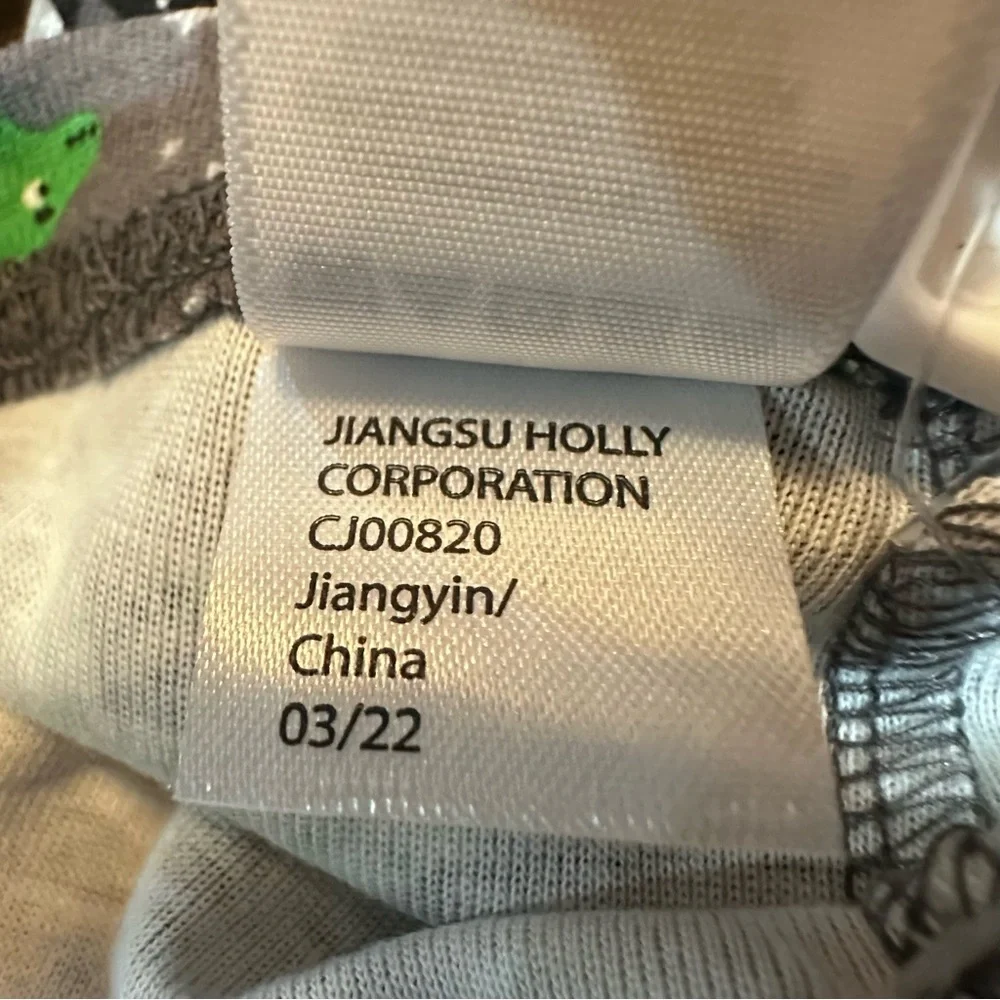 Tommy Bahama 2-Piece Gray and Green Halloween Pajamas with Dinosaurs‎ 12 Months